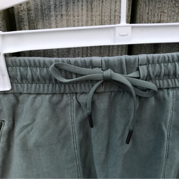 Athleta Womens mini skirt with draw string waist - Picture 6 of 7